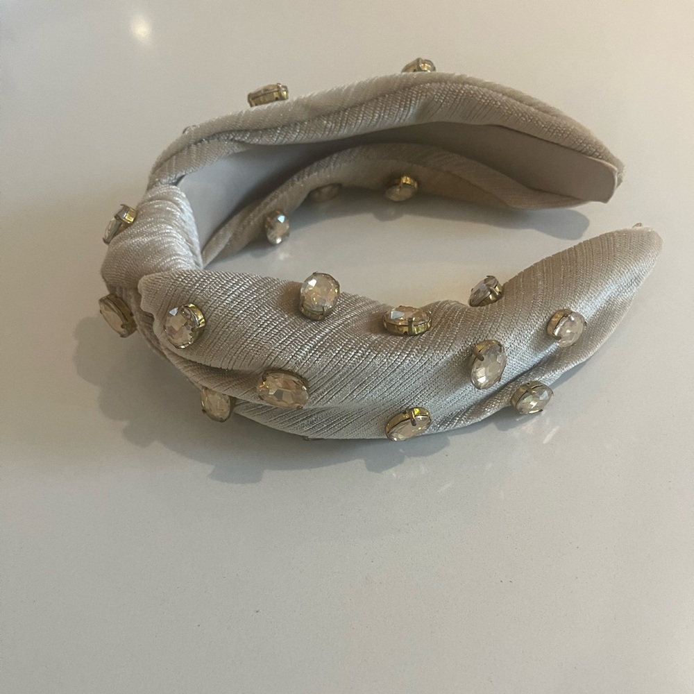 Elegant Gold Embellished Headband